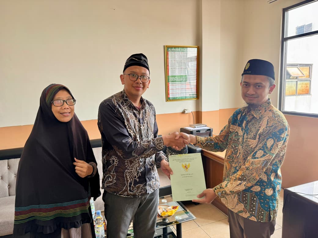 Transaksi Pembelian Tanah 140 m² untuk Perluasan Pesantren PERSIS 27 Situaksan