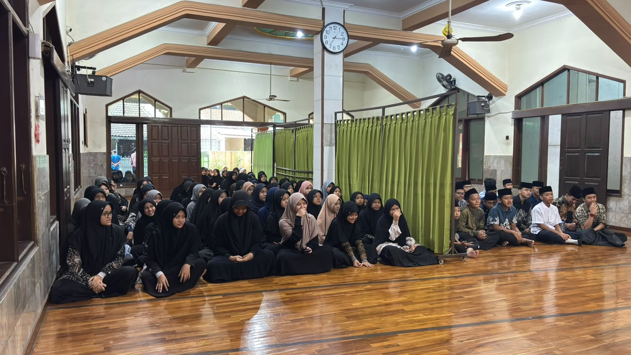 Ihtifal Usbu'i Pesantren PERSIS 27 Situaksan: Meneguhkan Amanah Kepemimpinan, Semangat Ikhtiar, Kepedulian Lingkungan, dan Budaya Dzikir